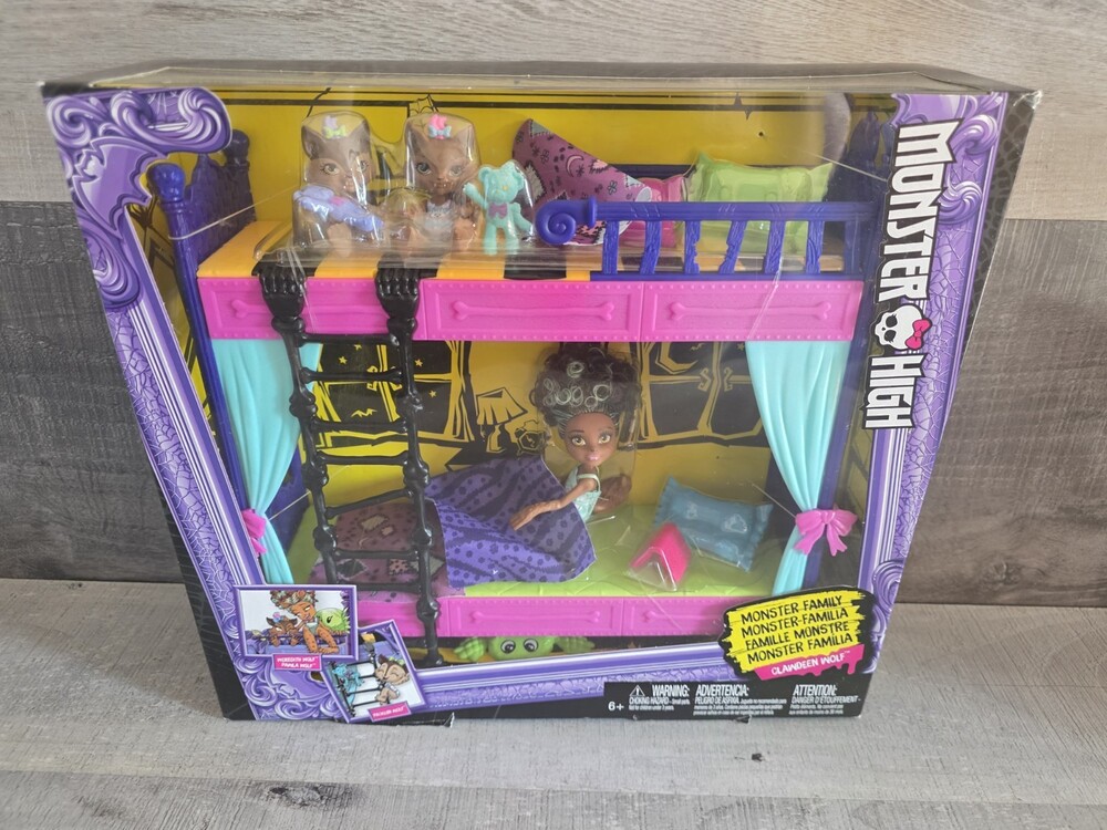 Monster High Family Clawdeen Bunk Bed Set Weredith Pawla Packlyn Dolls New b333